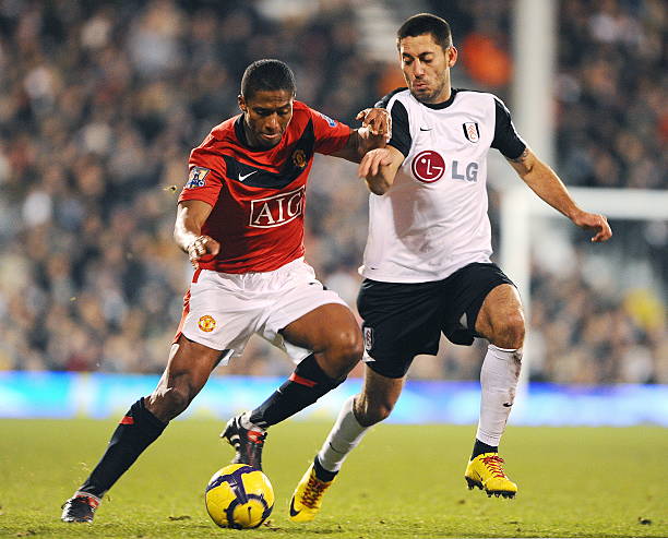 得更加苍白 得更加苍白